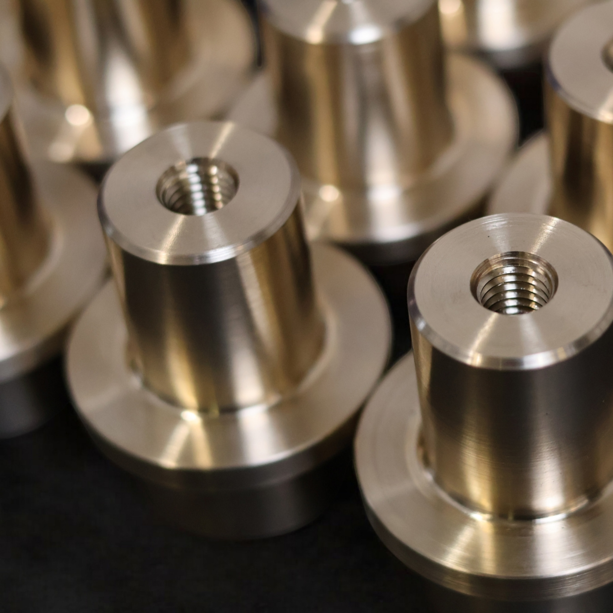 Obróbka skrawaniem 3 - Hartmet Sonowiec obróbka skrawaniem Kołki brąz